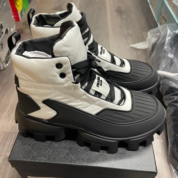 Prada boots - Picture 3 of 5